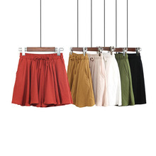 Slim and versatile pleated skirt