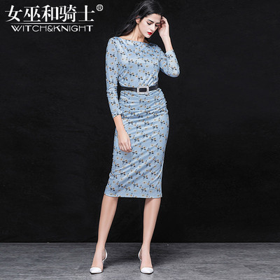 女巫和骑士2019秋季新款印花连衣裙