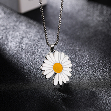 GD same Daisy Necklace men's and women's fashion net Red Hip Hop accessories PMO cut chrysanthemum Pendant